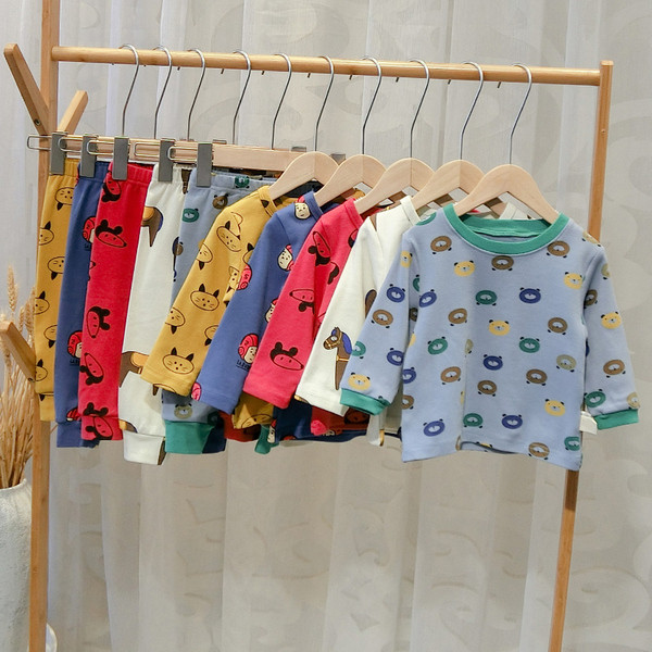 Нов модел детска пижама блуза + панталон в няколко цвята за момчета