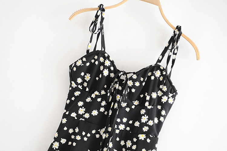 Rochie scurta de dama cu bretele subtiri cu puncte negre