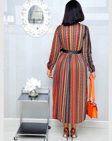 Rochie lungă de damă modernă, cu mâneci lungi și decolteu O