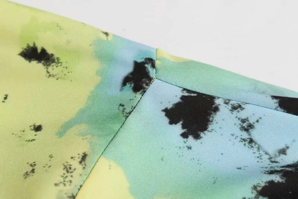 Cămașă de damă cu mâneci lungi și aplicație colorată