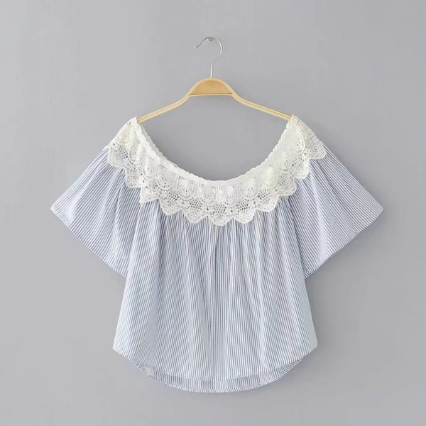 Bluza de dama cu element - dantela de culoare albastra