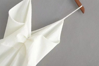 Rochie actuală de damă cu decolteu în V și bretele subțiri în alb