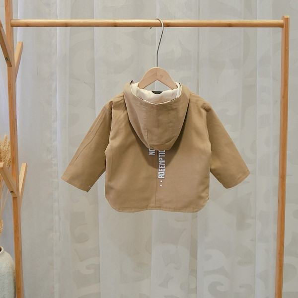 Modern, kétsoros gyerekkabát fiúknak