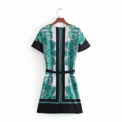 Rochie de dama cu maneca scurta si aplicatie colorata