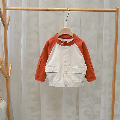 Gyerek kabát fiúknak két színben gombokkal