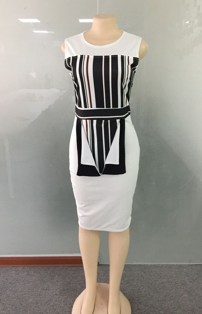 Elegáns női ruha fehér pántokkal