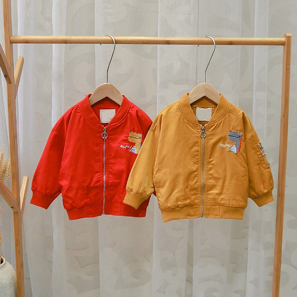 Új modell gyerek kabát fiúknak piros és narancs színben