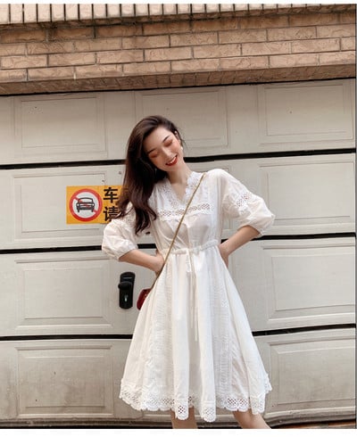 Rochie de dama moderna - model croiat in rosu si alb