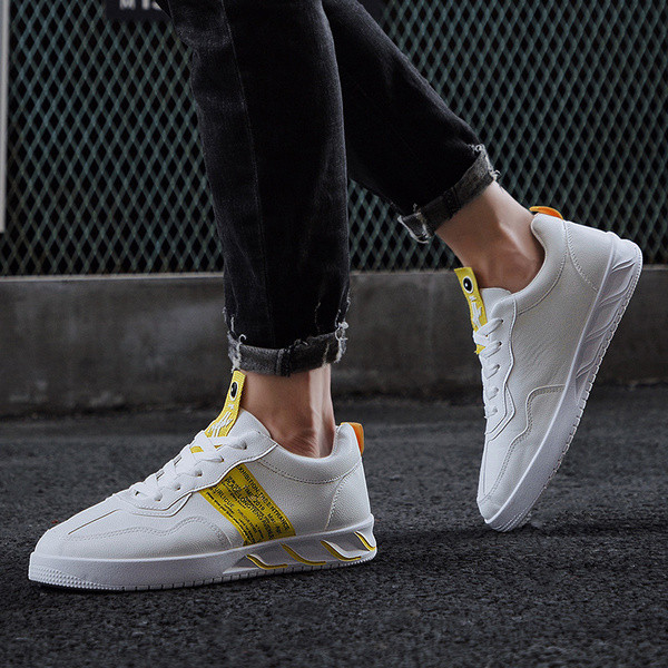 Cizme de bărbați actuale în trei culori cu inscripții