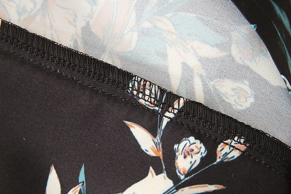 Női alkalmi nadrág színes mintával