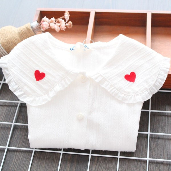 Cămașă modernă pentru copii cu nasturi în alb