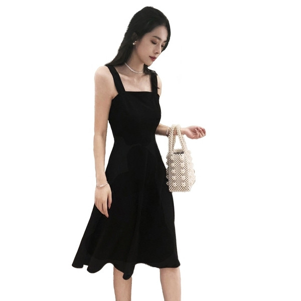 Rochie moderna de dama de culoare neagra - model croiat