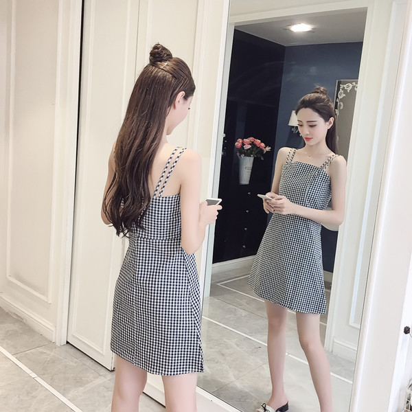 Rochie de dama moderna in carouri in doua culori cu bretele subtiri