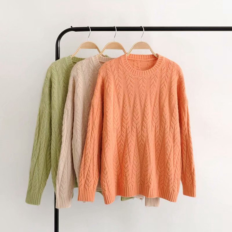 Pulover de dama cu decolteu oval in trei culori