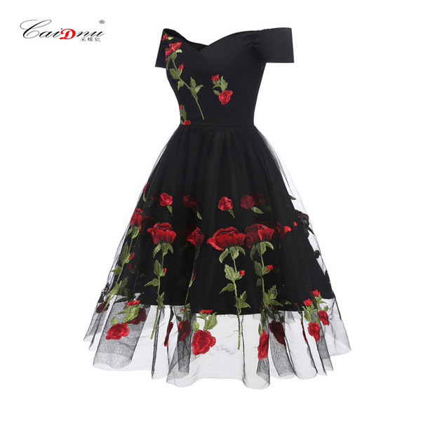 Rochie elegantă de damă cu mâneci căzute și broderie în negru