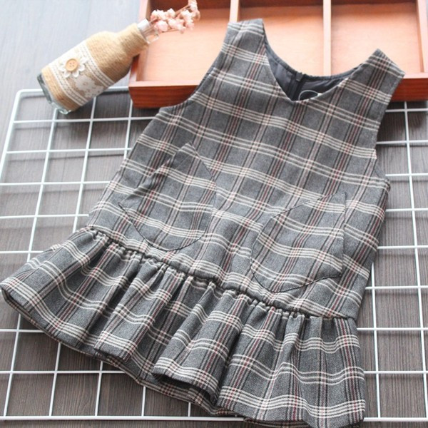 Model nou de rochie pentru copii in carouri pentru fete