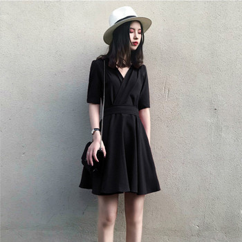 Elegáns női ruha fekete és piros színben