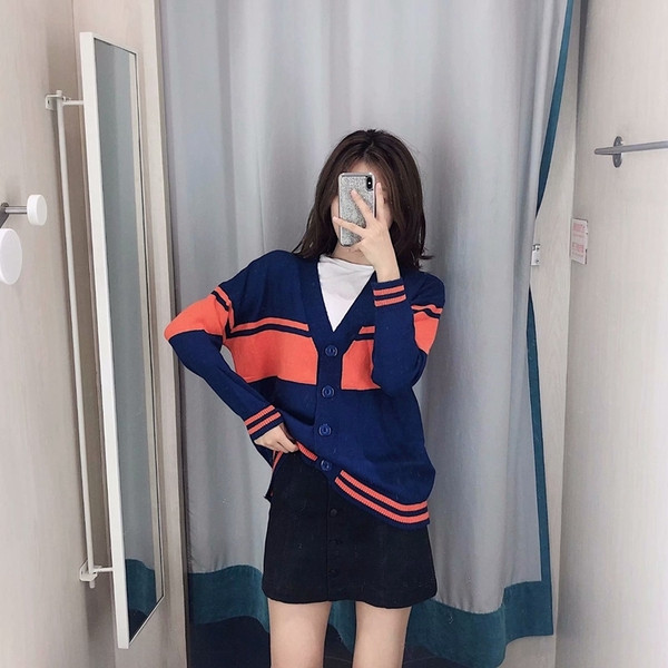 Cardigan dama cu nasturi si decolteu in V