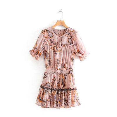 Modern női ruha - kivágott virágmintás modell