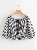 Cămașă de damă în carouri cu umerii goi în alb-negru