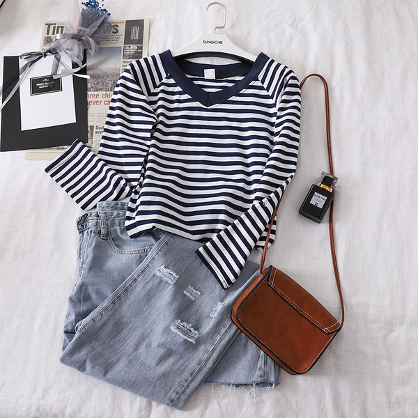 Bluză casual de damă cu mâneci lungi și decolteu în V