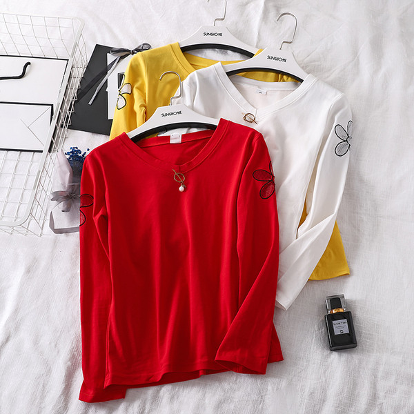 Női blúz három színben V-nyakkal