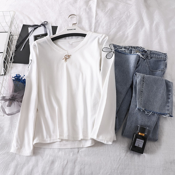 Női blúz három színben V-nyakkal