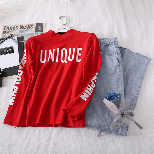 Bluză de damă actuală în trei culori cu inscripție