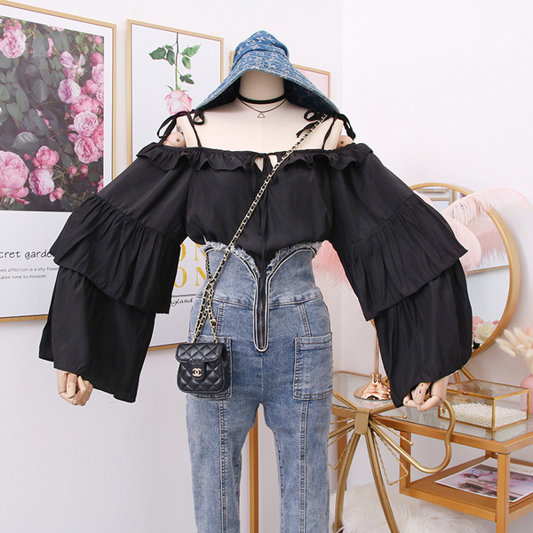 Cămașă modernă de damă cu umerii goi și mâneci largi - alb și negru