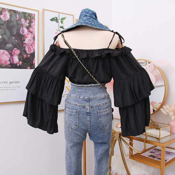 Cămașă modernă de damă cu umerii goi și mâneci largi - alb și negru