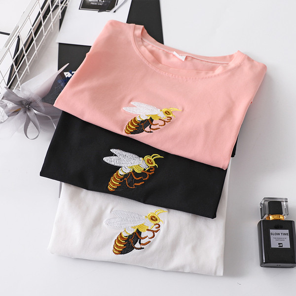 Női alkalmi blúz három színben, hímzéssel