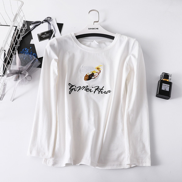 Női alkalmi blúz három színben, hímzéssel