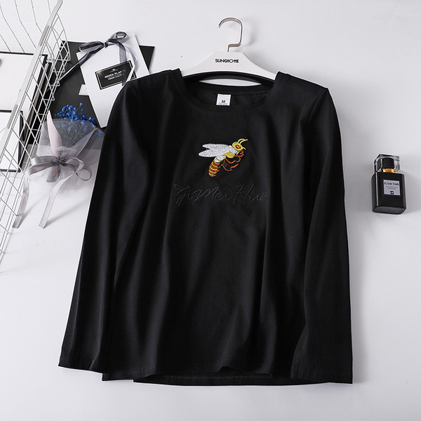 Női alkalmi blúz három színben, hímzéssel