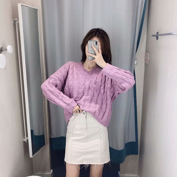 Női pulóver V-nyakkal, három színben