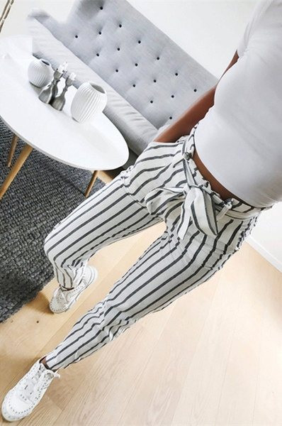 Ежедневен дамски летен панталон с колан в бял цвят 