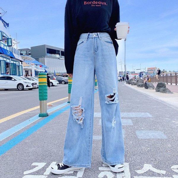 Női farmer széles modell szakadt motívumokkal és méretekkel 4XL-ig