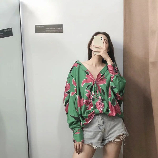 Modern női blúz V-nyakú - széles modell