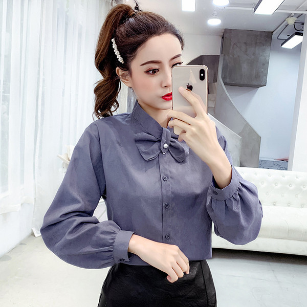 Cămașă modernă de damă cu nasturi și panglică
