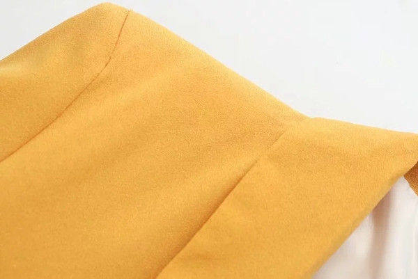 Jachetă elegantă de damă cu mâneci 7/8 de culoare galbenă