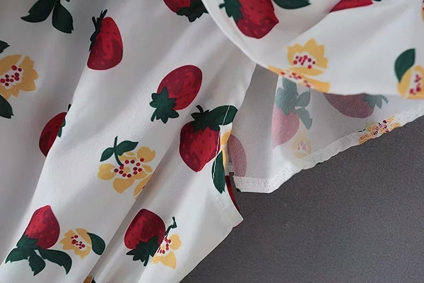 Salopeta de dama cu motiv colorat - model scurt