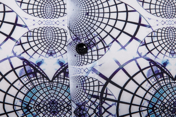 Cămașă modernă pentru bărbați cu mâneci lungi și model colorat