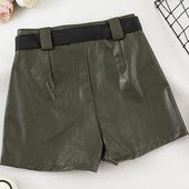 Új modell női rövidnadrág övvel