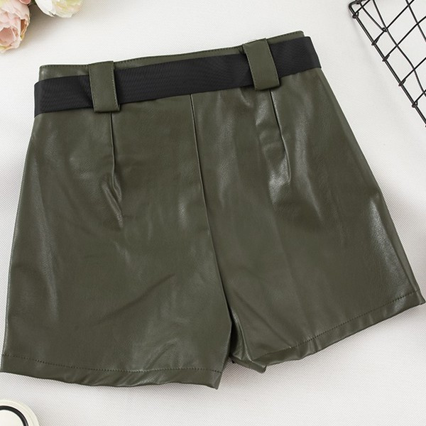 Új modell női rövidnadrág övvel