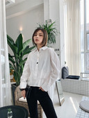 Cămașă asimetrică de damă cu mâneci lungi de culoare albă