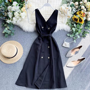 Modern női ruha széles pántokkal és gombokkal, különböző színekben