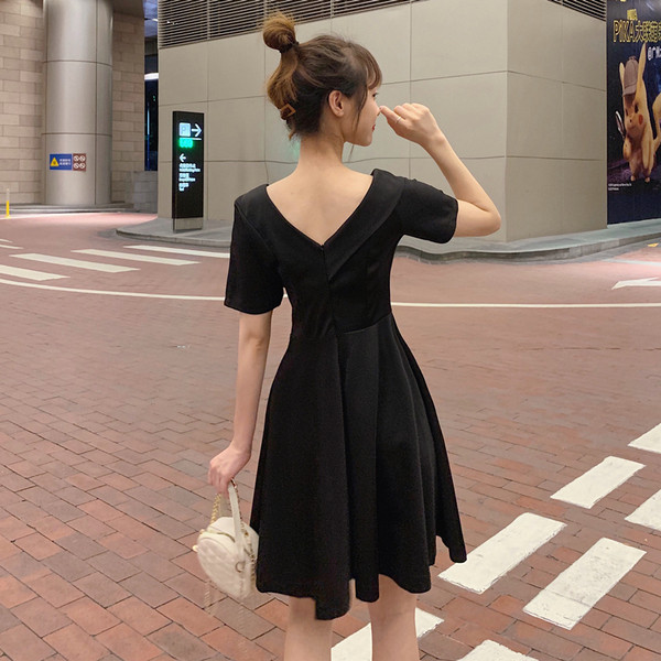 Rochie moderna de dama de culoare neagra - cu maneci scurte