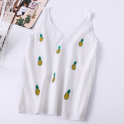 Modern női felső hímzéssel - négy színben