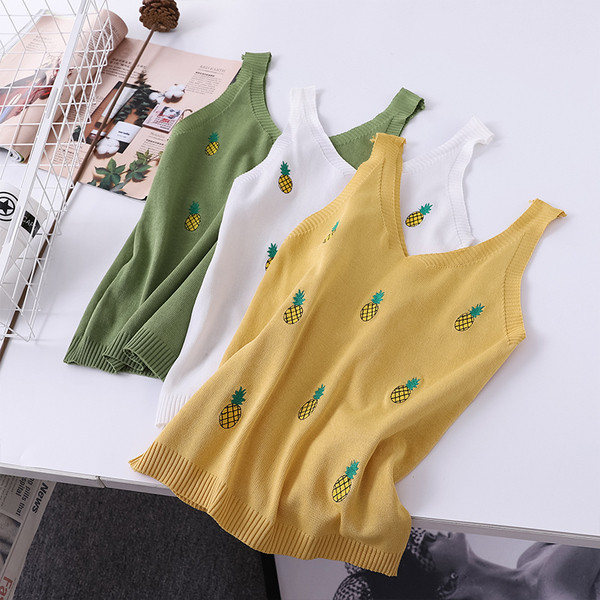 Modern női felső hímzéssel - négy színben