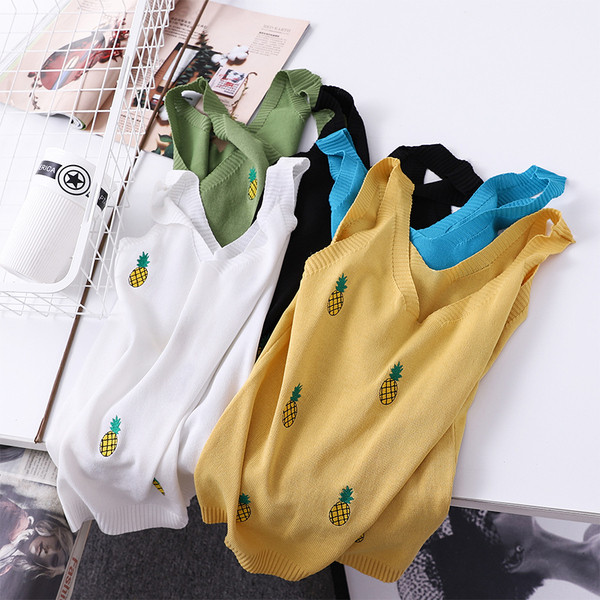 Modern női felső hímzéssel - négy színben