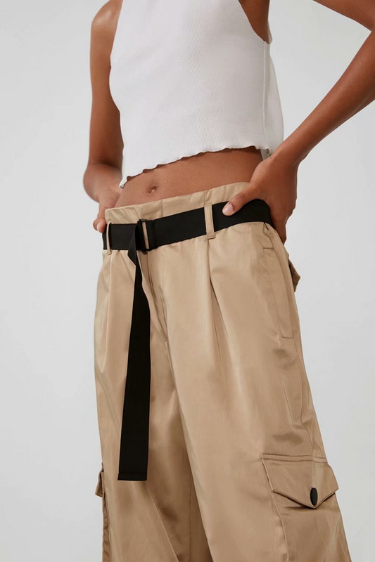 Női alkalmi nadrág oldalzsebekkel